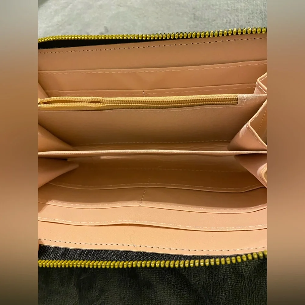 Vibrant Color Block Wallet - Picture 7 of 7